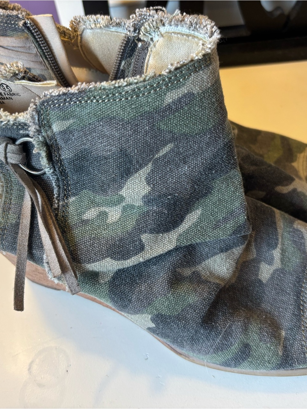 Very G Camouflage Canvas Ankle Sandals - Green Camou